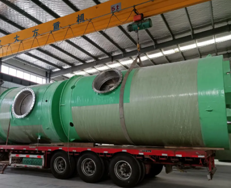 防爆電動葫蘆吊裝截流井筒體到拖車車體上